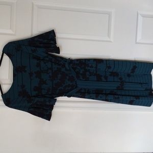 Green ruffle sleeve dress